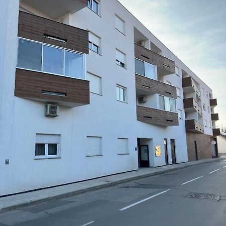 City Rent 1 Όσιγιεκ Εξωτερικό φωτογραφία