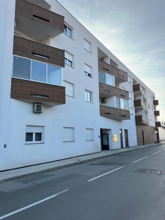 City Rent 1 Όσιγιεκ Εξωτερικό φωτογραφία